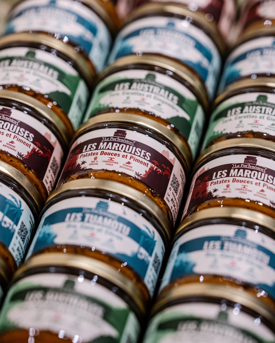 La gamme complète des terrines Le Pot'lynésien alignées